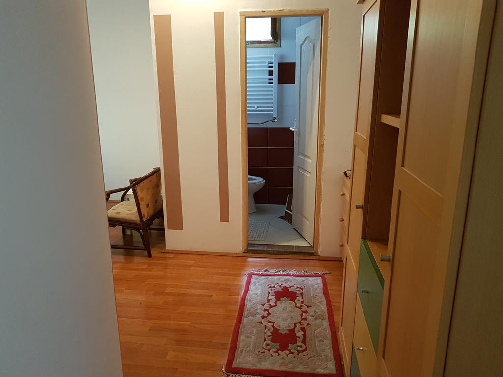 Lira Inn Ni Exterior foto