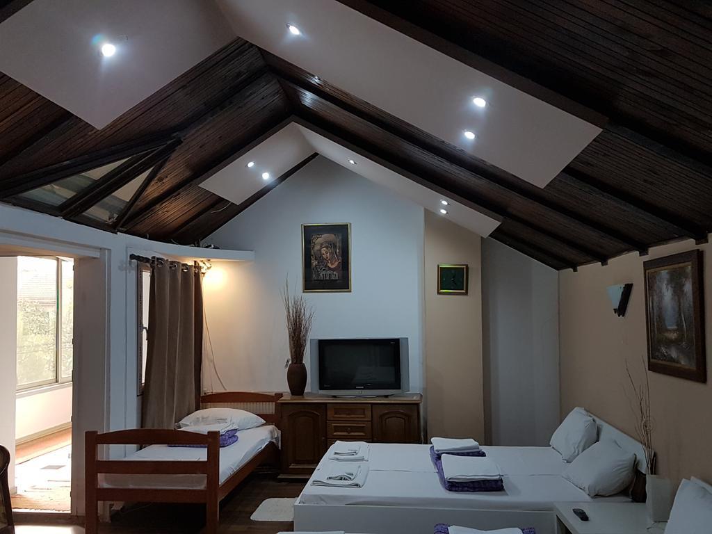 Lira Inn Ni Exterior foto