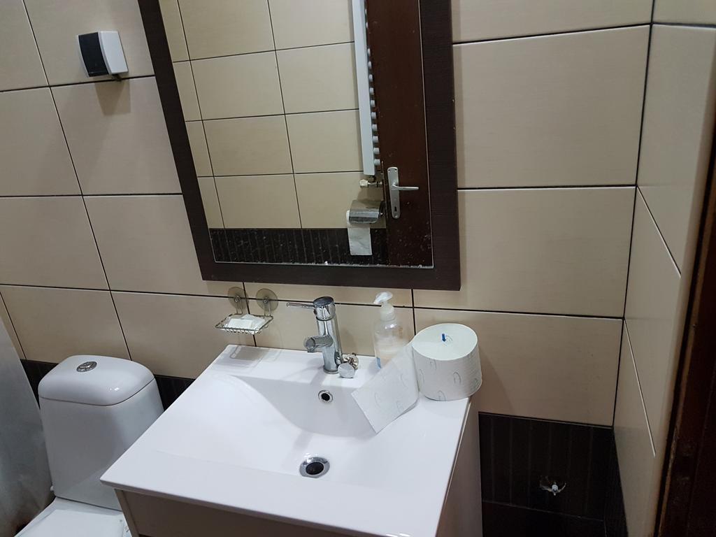 Lira Inn Ni Exterior foto