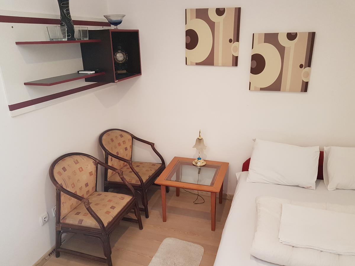 Lira Inn Ni Exterior foto